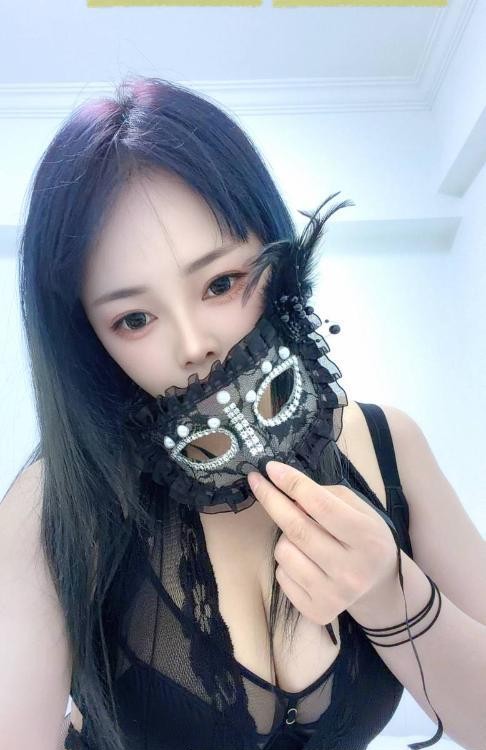四刷肤白大奶吉吉