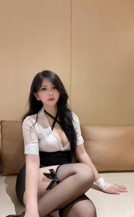 二刷丰满乳胶少妇